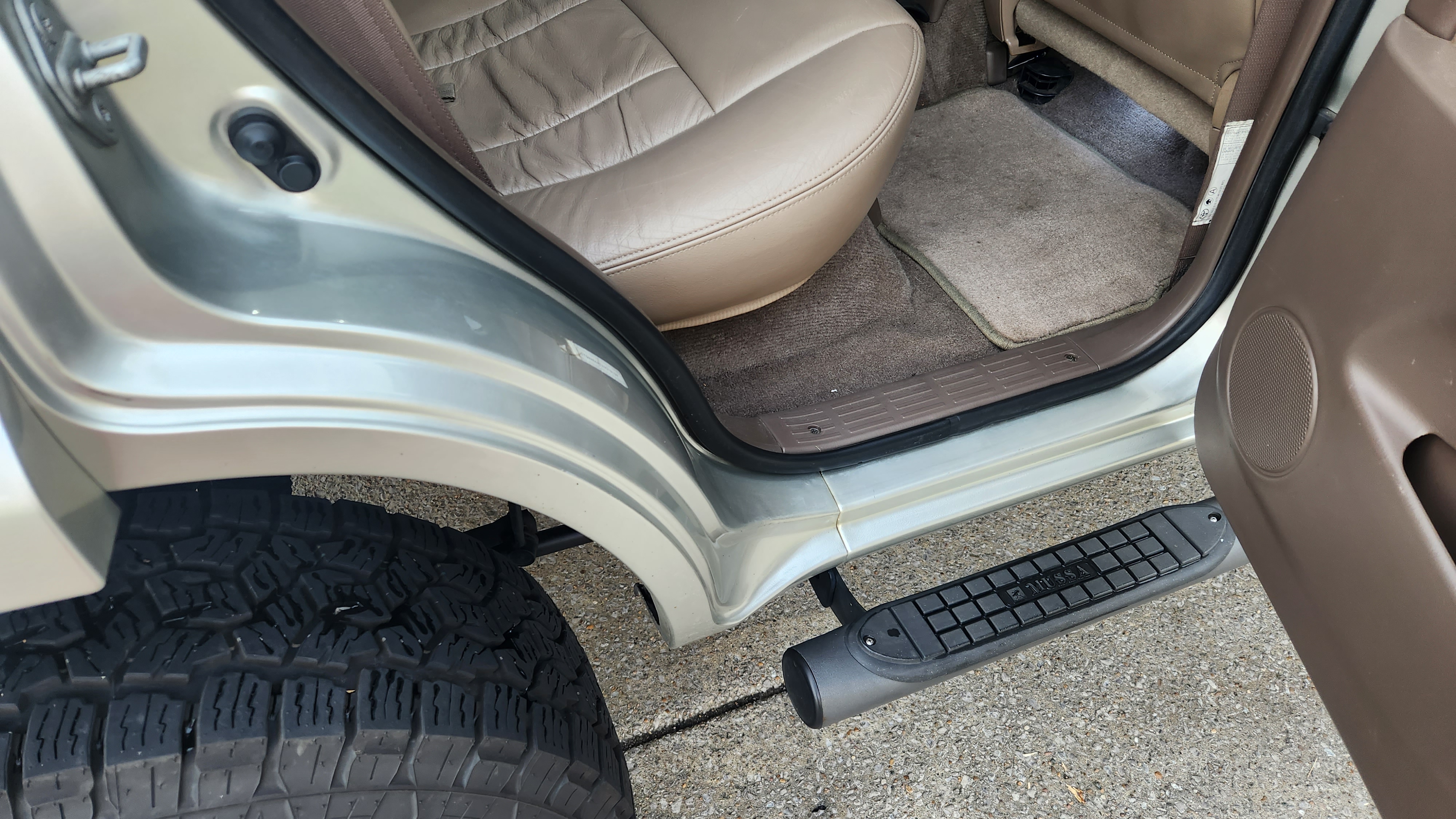 4R_detail_2.jpg