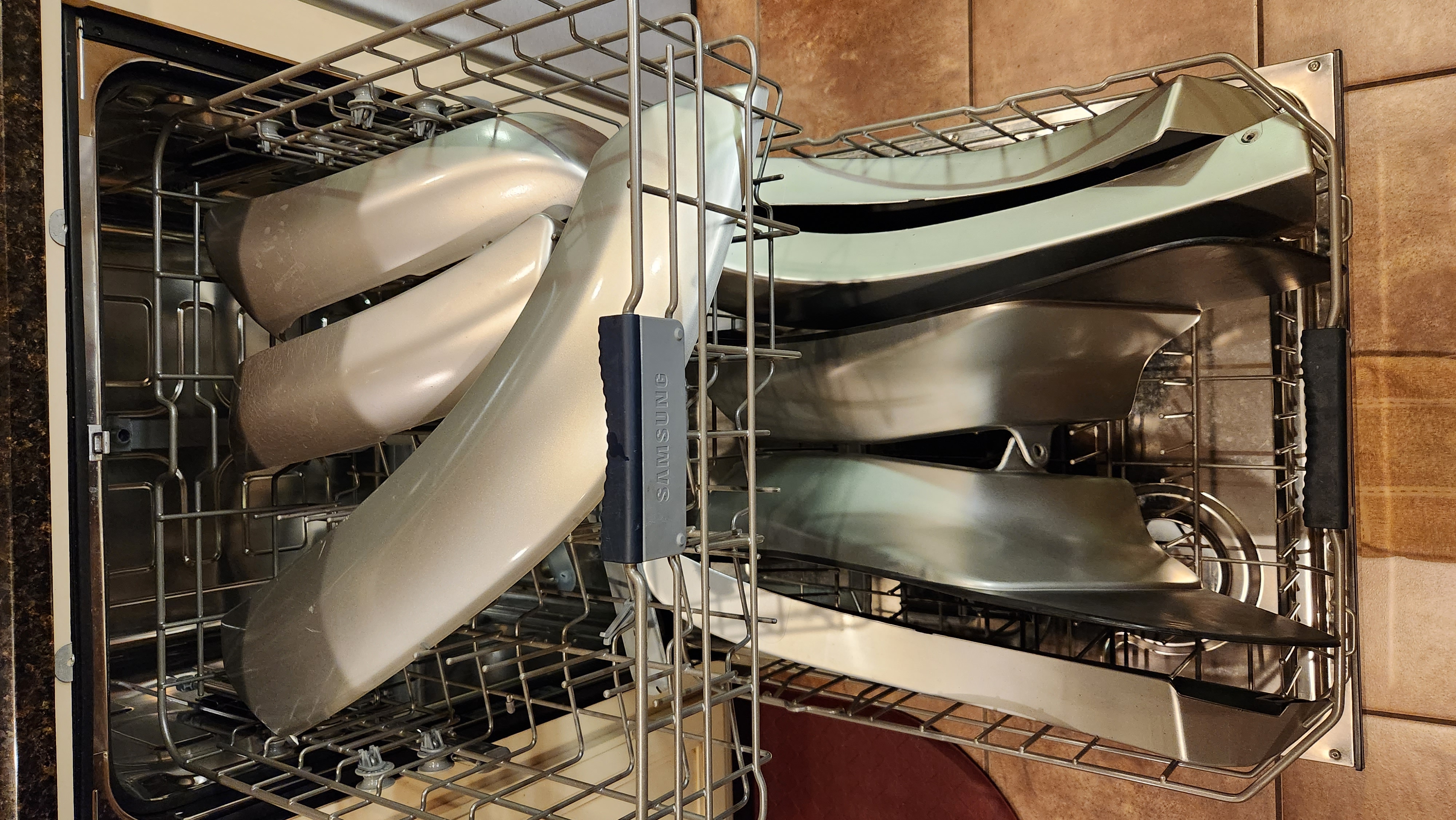 4r_flares_dishwasher.jpg