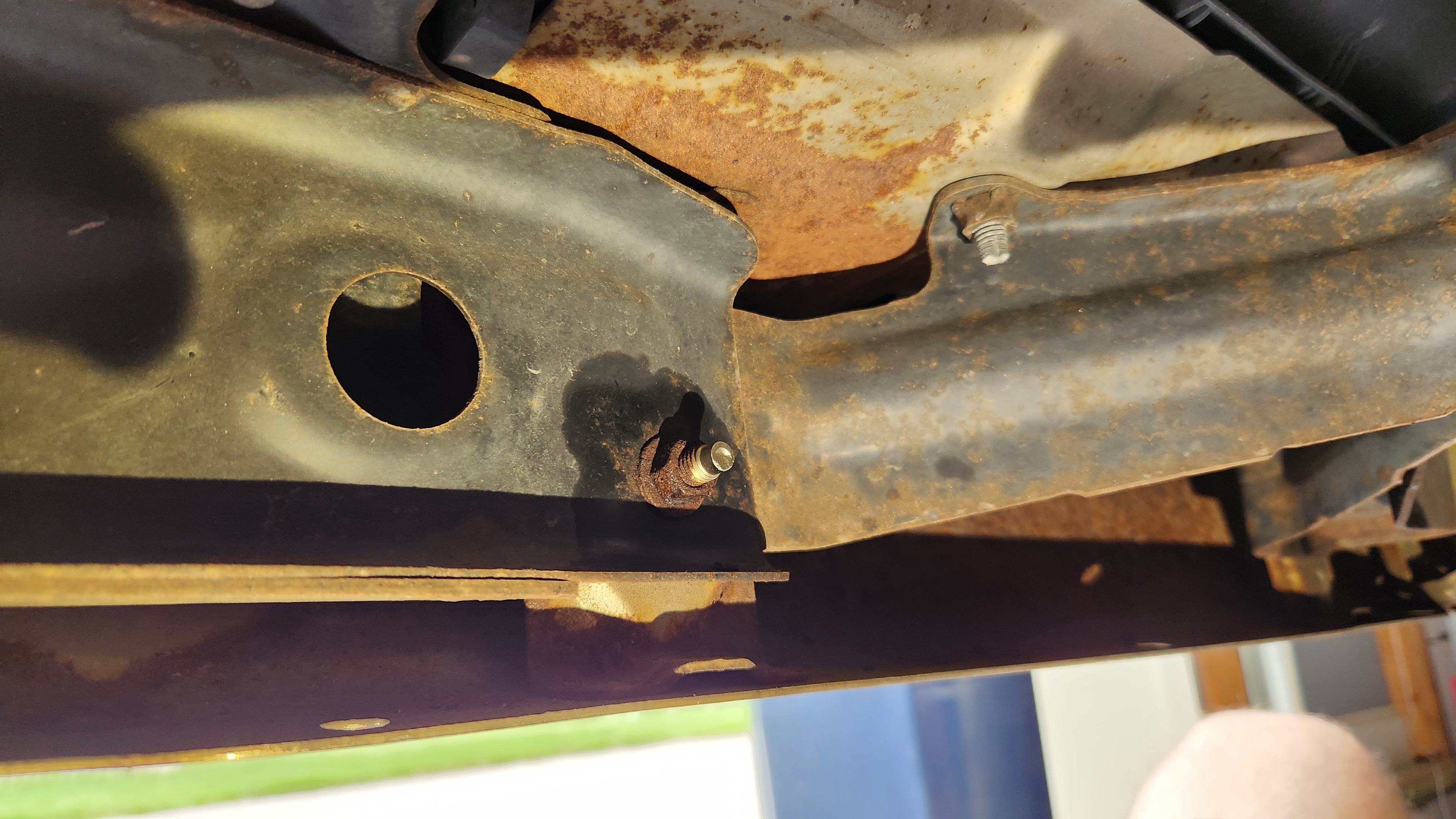rusty_rear_bumper.jpg